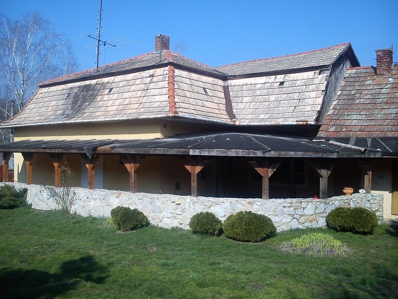 DRAŽBA 15.10.2015 o 13.00 hod., rodinný dom Šarkan, okres Nové Zámky - náhľad