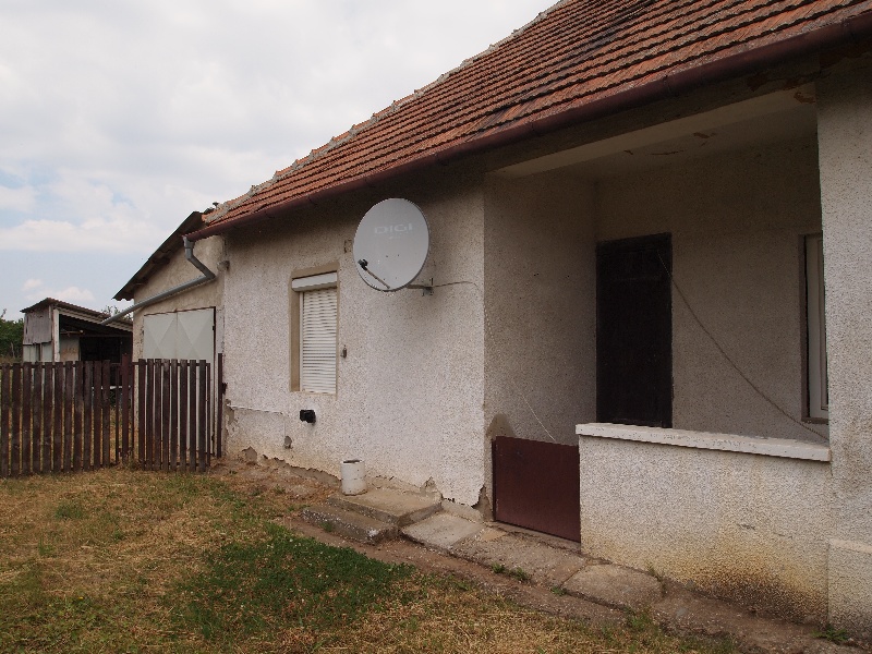 DRAŽBA 27.10.2015 o 13.00 hod., rodinný dom Svätý Peter, okres Komárno - náhľad