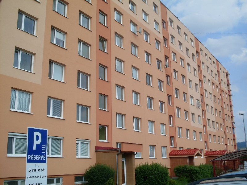 !!!!UPUSTENÉ!!!!DRAŽBA 22.08.2012 o 10.00 hod., 3 izbový byt v Žiari nad Hronom