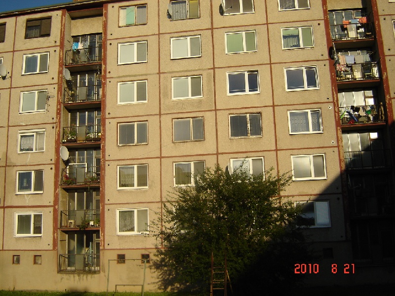 DRAŽBA 10.06.2015 o 11.00 hod., garsónka Veľké Kapušany, okres Michalovce
