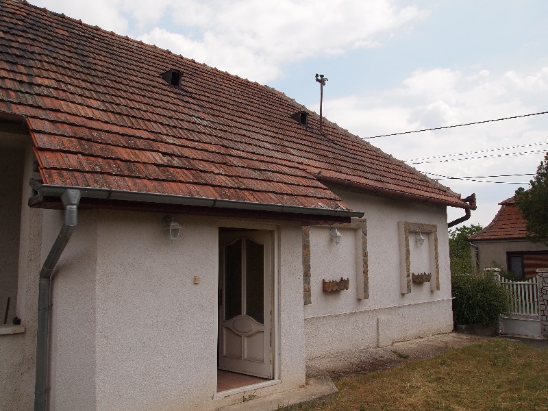 DRAŽBA 27.10.2015 o 13.00 hod., rodinný dom Svätý Peter, okres Komárno - náhľad
