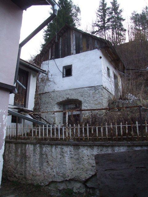 DRAŽBA 16.05.2012 o 10.00 hod., rodinný dom v Bartošovej Lehôtke - náhľad