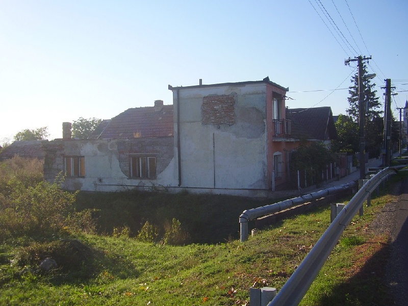 DRAŽBA 01.07.2015 o 14.00 hod., rodinný dom Bajka, okres Levice