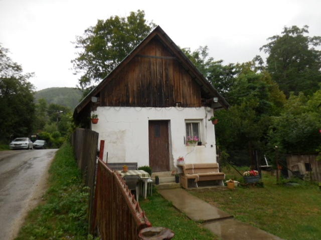 UPUSTENE!!!!!!!DRAŽBA 22.09.2023 o 10.00 hod., Rodinný dom - Dolná Mariková, okres Považská Bystrica