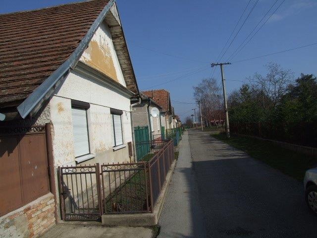 DRAŽBA 09.06.2014 o 13.00 hod., rodinný dom Palárikovo, okres Nové Zámky - náhľad