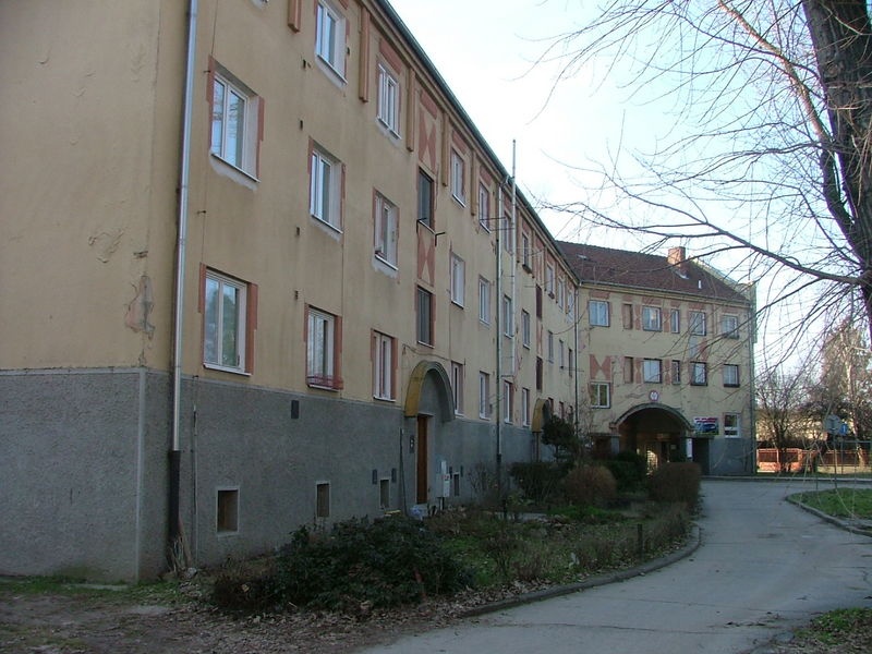 DRAŽBA 02.05.2013 o 11.00 hod., 3 izbový byt Komárno, okres Komárno