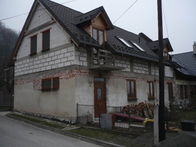 DRAŽBA 15.06.2015 o 13.00 hod., rodinný dom Plavecké Podhradie, okres Malacky