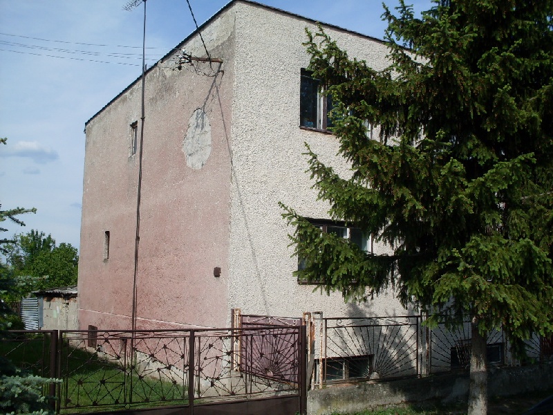 DRAŽBA 16.07.2012 o 11.00 hod., rodinný dom v Tekovských Lužanoch - náhľad