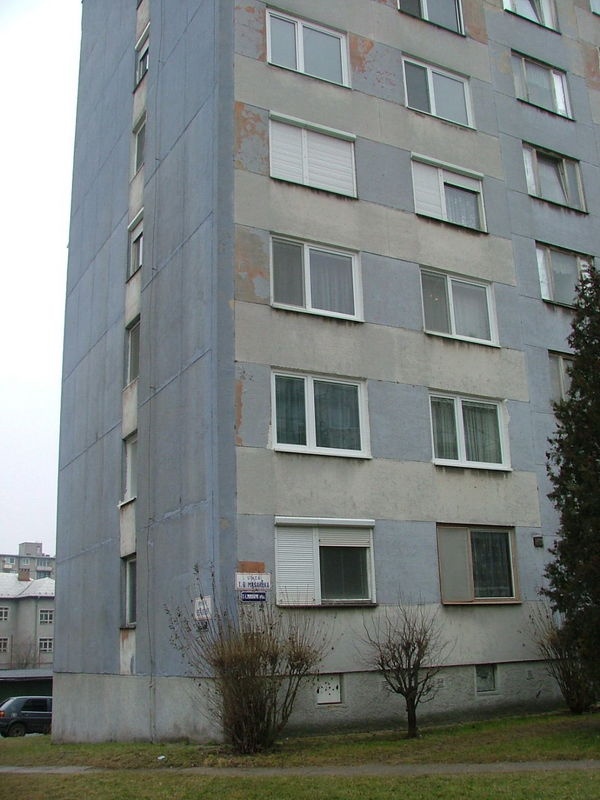 DRAŽBA 07.12.2012 o 11.00 hod., 4 izbový byt v Nových Zámkoch, okres Nové Zámky - náhľad
