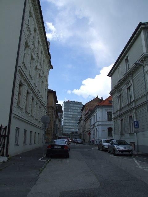 !!!!!UPUSTENÉ!!!!DRAŽBA 31.07.2013 o 13.00 hod., 4 izbový byt Bratislava - m.č. Staré Mesto, okres Bratislava I. - náhľad