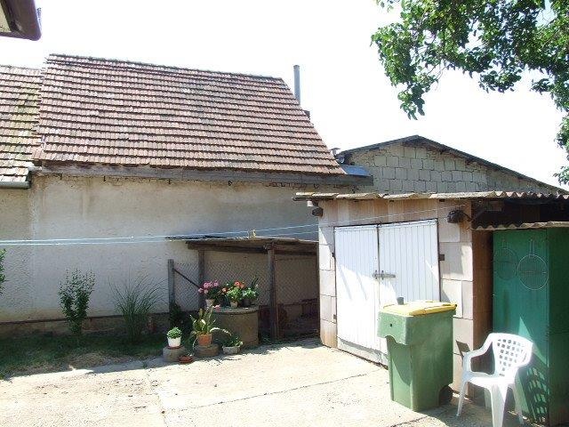DRAŽBA 14.08.2014 o 11.00 hod., rodinný dom Veľké Zálužie, okres Nitra - náhľad
