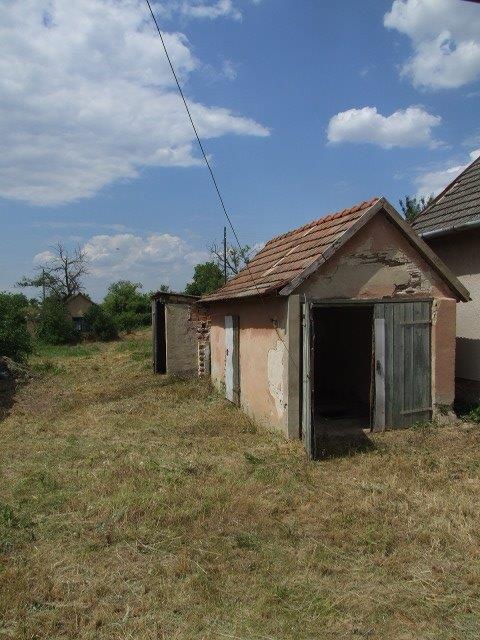 DRAŽBA 30.10.2014 o 10.00 hod., rodinný dom Moča, okres Komárno - náhľad