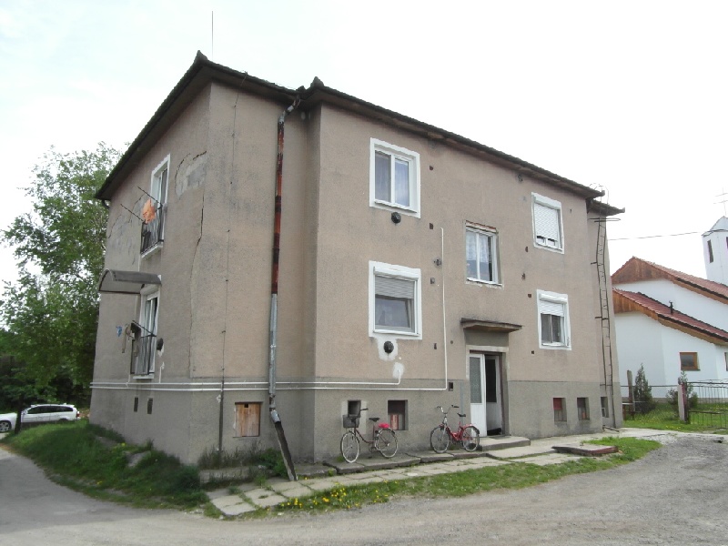 DRAŽBA 11.04.2016 o 13.00 hod., rodinný dom, 3 izbový byt Búč, okres Komárno - náhľad