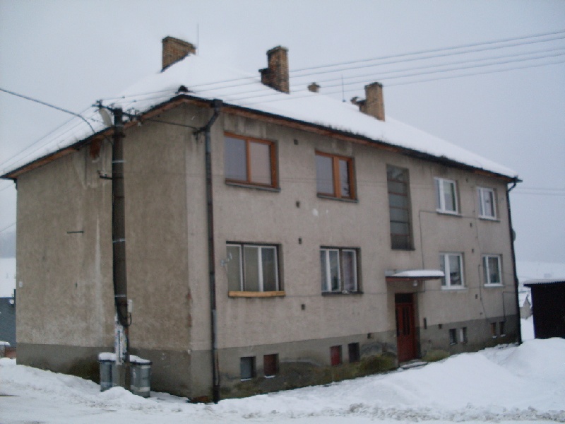 DRAŽBA 12.03.2012 o 10.00 hod., 2 izbový byt v Zákamennom
