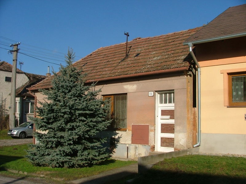 DRAŽBA 16.05.2011 o 10.30 hod., rodinný dom v Dolnej Krupej - náhľad