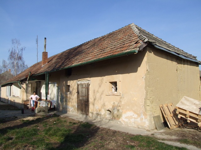 DRAŽBA 25.04.2012 o 11.00 hod., rodinný dom v Seliciach - náhľad