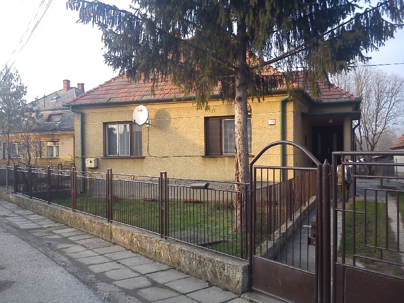 DRAŽBA 13.04.2015 o 14.00 hod., rodinný dom Kameničná, okres Komárno - náhľad