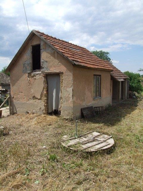 DRAŽBA 07.10.2014 o 10.00 hod., rodinný dom Moča, okres Komárno - náhľad