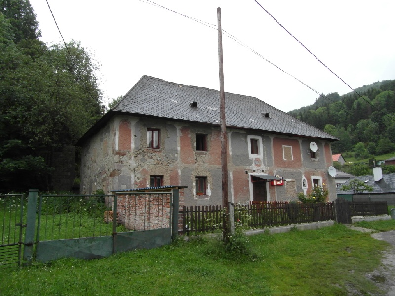 DRAŽBA 10.03.2015 o 11.00 hod., rodinný dom Handlová, okres Prievidza