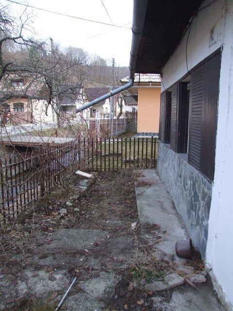 DRAŽBA 16.05.2012 o 10.00 hod., rodinný dom v Bartošovej Lehôtke - náhľad