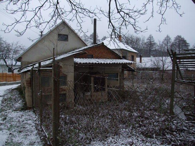 DRAŽBA 21.02.2013 o 10.00 hod., rodinný dom v Lubine, okres Nové Mesto nad Váhom - náhľad