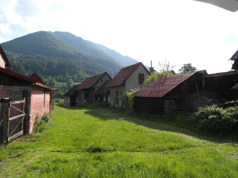 DRAŽBA 18.07.2016 o 13.00 hod., rodinný dom + rodinný dom Stankovany, okres Ružomberok - náhľad