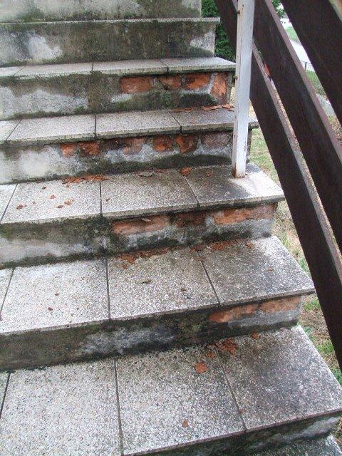DRAŽBA 20.06.2012 o 10.00 hod., rodinný dom v Ovčiarisku - náhľad