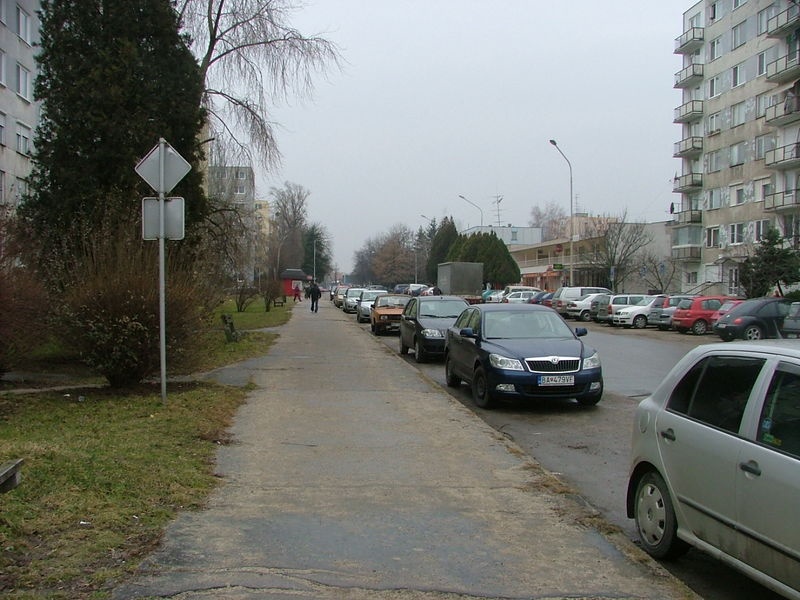 DRAŽBA 20.04.2011 o 11.00 hod., 4 izbový byt v Nových Zámkoch - náhľad