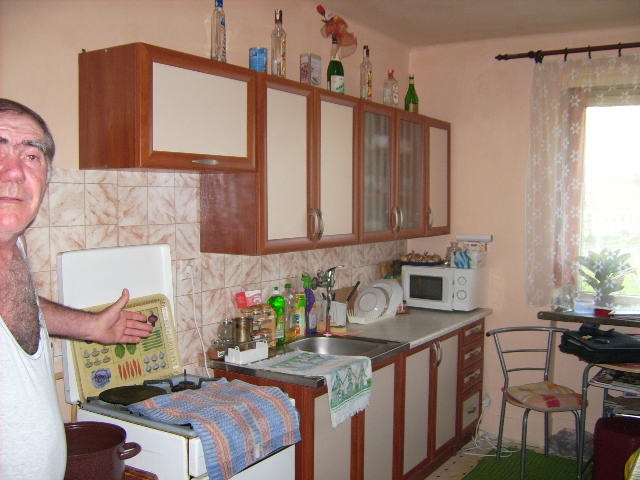 DRAŽBA 19.12.2012 o 13.00 hod., 2 izbový byt v Komárne, okres Komárno - náhľad