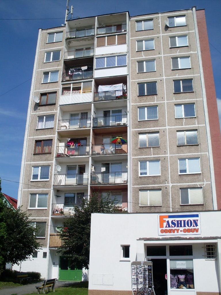 DRAŽBA 12.12.2011 o 11.00 hod., 3 izbový byt vo Vranove nad Topľou