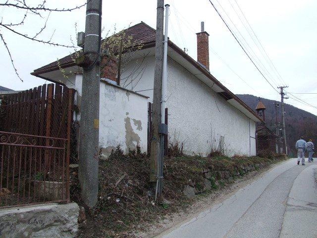 DRAŽBA 23.05.2012 o 11.00 hod., rodinný dom v Pružine - náhľad