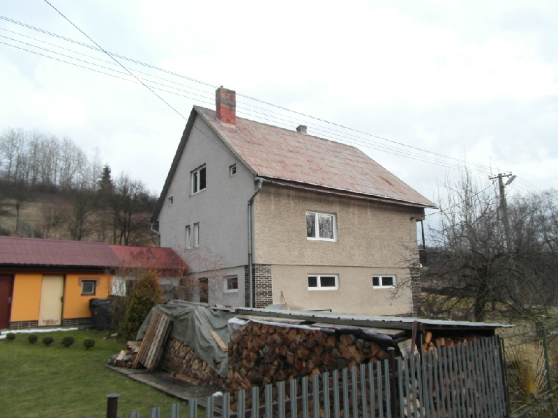 DRAŽBA 12.04.2016 o 10.00 hod., rodinný dom Staškov, okres Čadca - náhľad