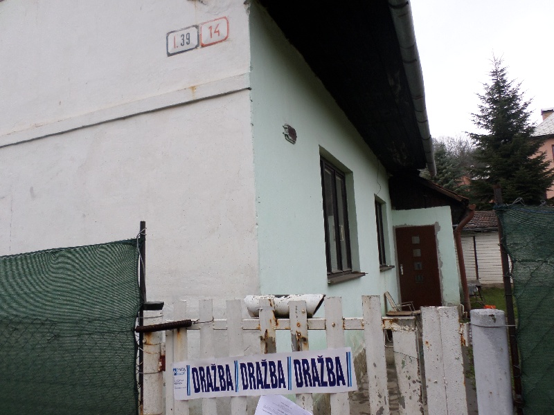 DRAŽBA 05.02.2015 o 10.00 hod., rodinný dom Považský Chlmec, okres Žilina