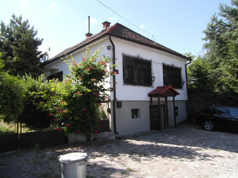 DRAŽBA 25.10.2016 o 13.00 hod., rodinný dom Zlaté Moravce, okres Zlaté Moravce