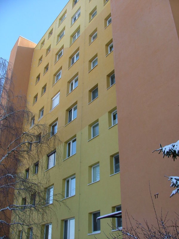 DRAŽBA 11.12.2012 o 10.00 hod., 3 izbový byt v Komárne, okres Komárno