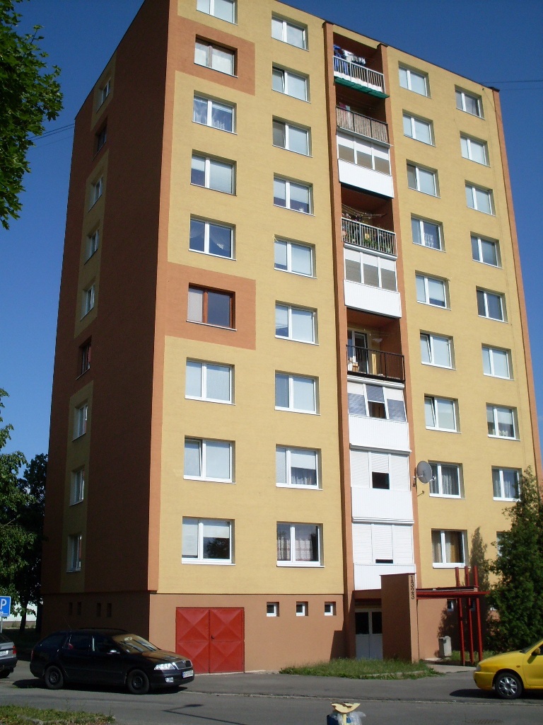 UPUSTENÉ!!! DRAŽBA 18.10.2011 o 11.00 hod., 3 izbový byt vo Vranove nad Topľou