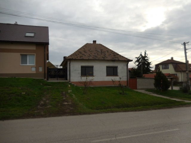 UPUSTENÉ!!! DRAŽBA 23.01.2018 o 11.00 hod., rodinný dom Veľký Grob, okres Galanta - náhľad