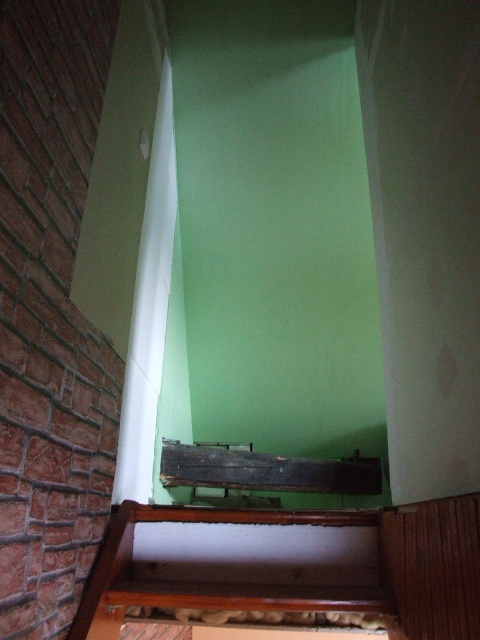 DRAŽBA 08.03.2012 o 11.00 hod., rodinný dom v Považskom Chlmci - náhľad