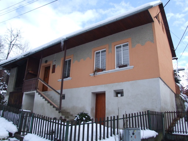 DRAŽBA 08.03.2012 o 11.00 hod., rodinný dom v Považskom Chlmci