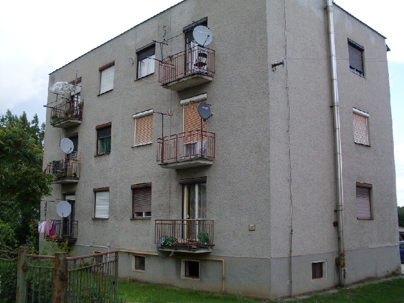 DRAŽBA 27.09.2012 o 10.00 hod., 3 izbový byt v Štrkovci