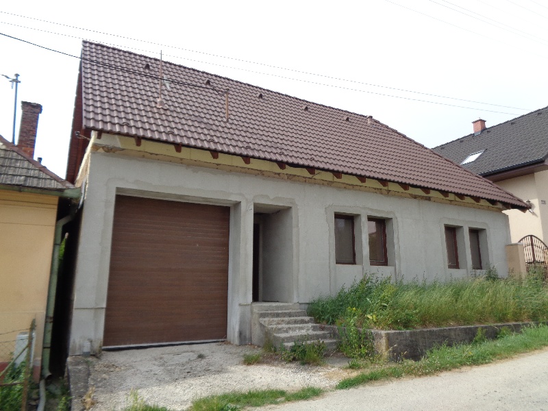 DRAŽBA 12.09.2017 o 11.00 hod., rodinný dom Moravské Lieskové, okres Nové Mesto nad Váhom