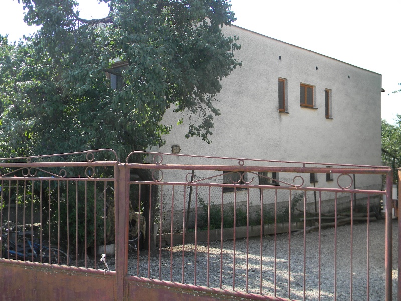 DRAŽBA 19.09.2014 o 10.00 hod., rodinný dom Cabaj-Čápor, okres Nitra - náhľad