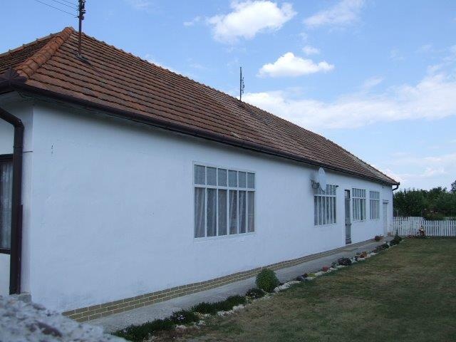 DRAŽBA 04.08.2016 o 10.00 hod., rodinný dom Bíňa, okres Nové Zámky - náhľad