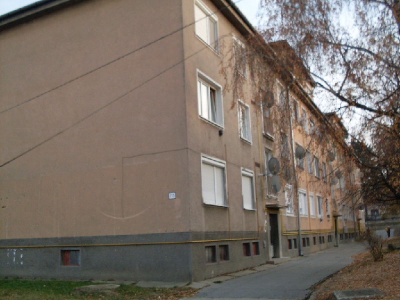 DRAŽBA 25.04.2012 o 13.00 hod., 3 izbový byt v Štúrove - náhľad