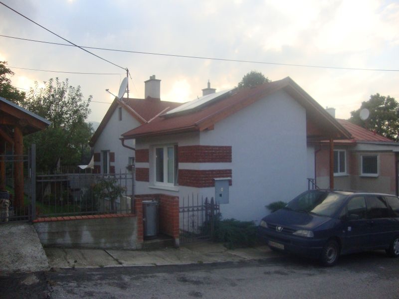 DRAŽBA 23.10.2015 o 10.00 hod., rodinný dom Handlová, okres Prievidza - náhľad