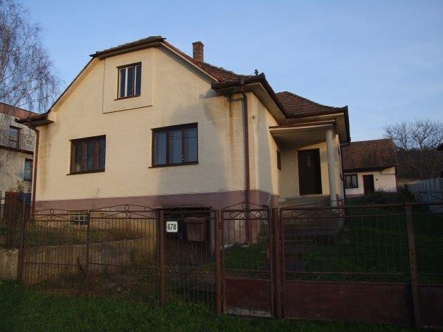 DRAŽBA 17.02.2015 o 13.00 hod., rodinný dom a hospodárska budova Vrbovce, okres Myjava
