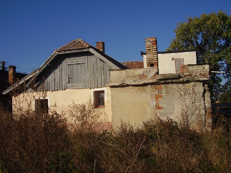 DRAŽBA 01.07.2015 o 14.00 hod., rodinný dom Bajka, okres Levice - náhľad