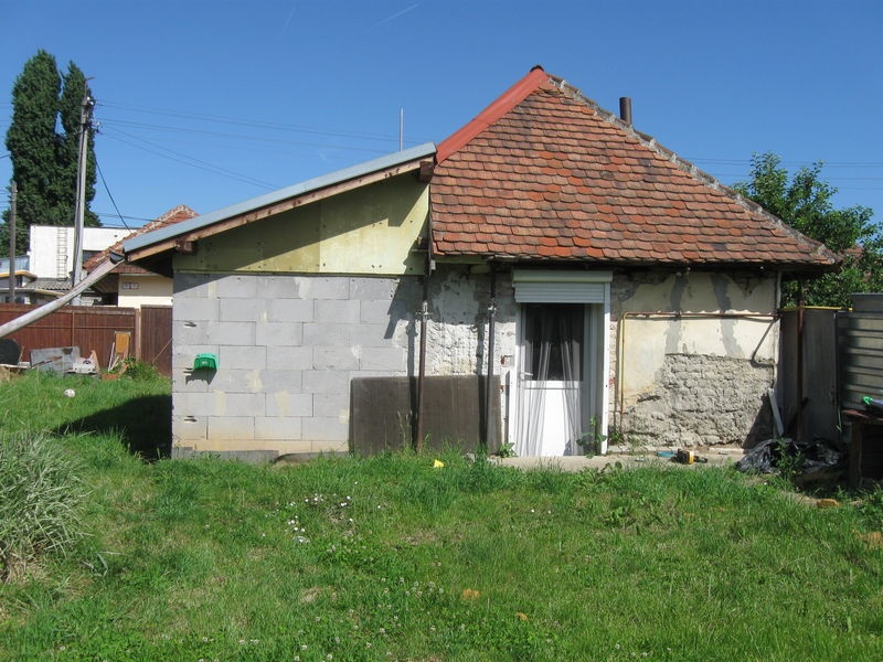DRAŽBA 12.10.2015 o 14.00 hod., rodinný dom a rodinný dom Nitra, okres Nitra - náhľad