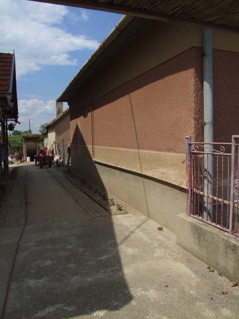 DRAŽBA 30.10.2014 o 10.00 hod., rodinný dom Moča, okres Komárno - náhľad