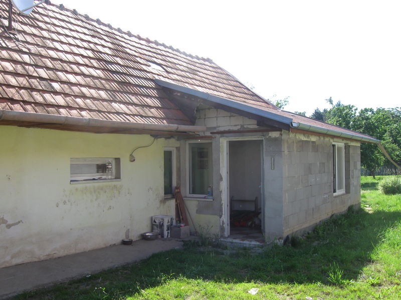 DRAŽBA 12.10.2015 o 14.00 hod., rodinný dom a rodinný dom Nitra, okres Nitra - náhľad